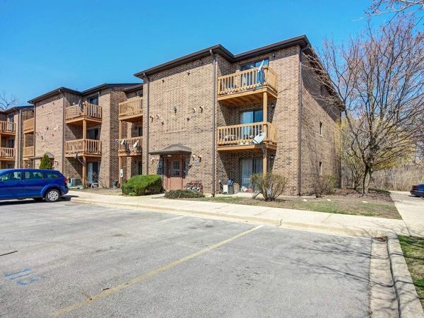 2260 Abbeywood Drive , Unit F, Lisle, IL 60532