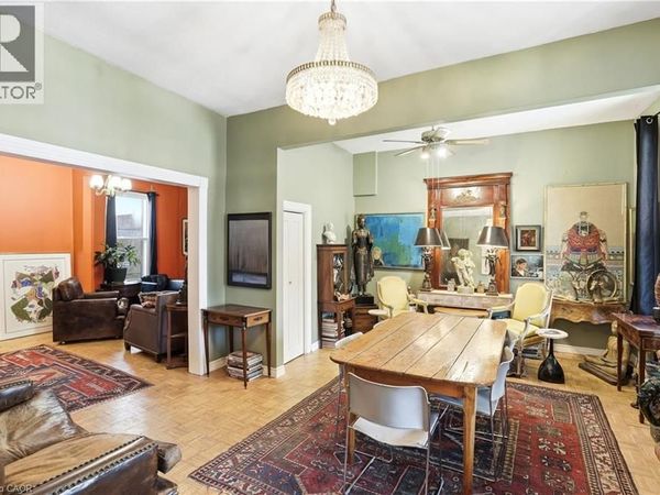 164 MACNAB Street North, Hamilton, ON L8R2M4