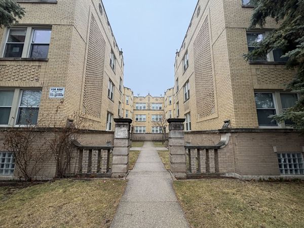 2216 W Thome Avenue , Unit 3-B, Chicago, IL 60659