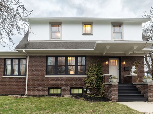 489 Division Street , Elgin, IL 60120
