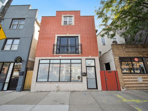 4351 N Western Avenue , Chicago, IL 60618