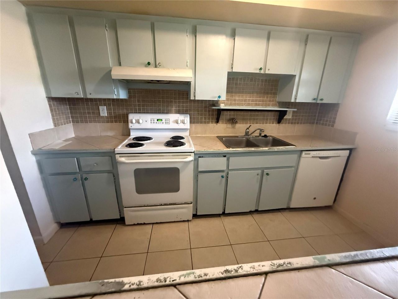 870 Village Lake Terrace N, Unit 101, Saint Petersburg, FL 33716 Photo