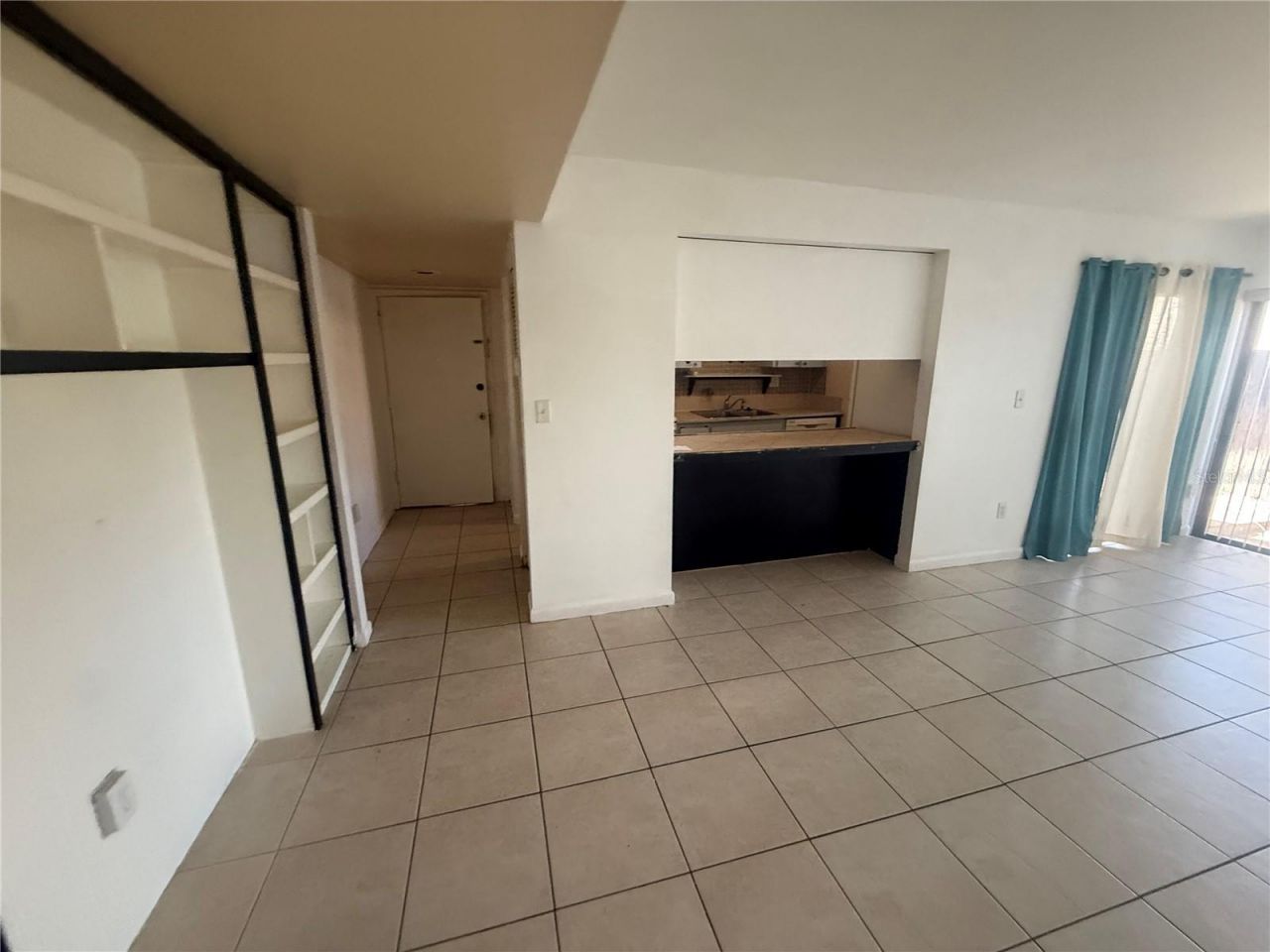 870 Village Lake Terrace N, Unit 101, Saint Petersburg, FL 33716 Photo