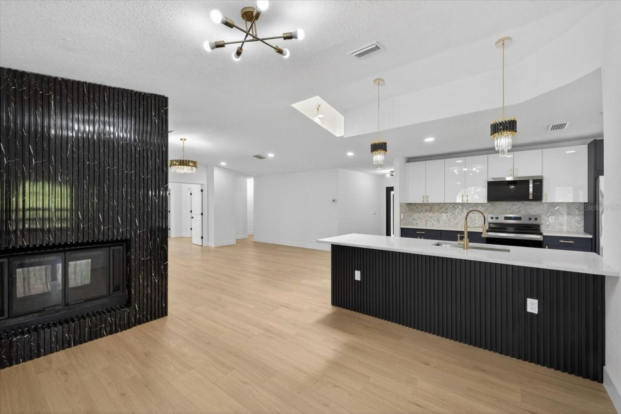 8169 Berkeley Manor Boulevard, Spring Hill, FL 34606 Photo