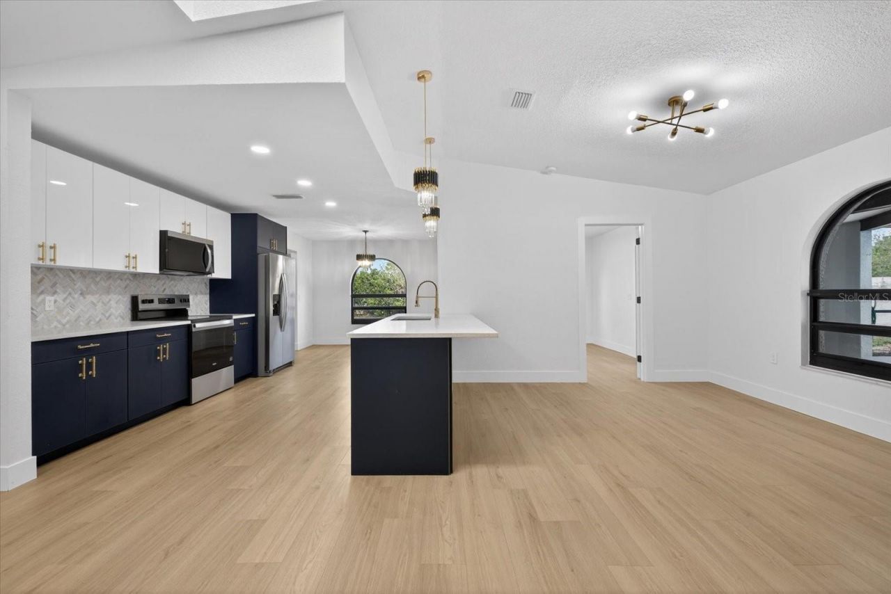 8169 Berkeley Manor Boulevard, Spring Hill, FL 34606 Photo