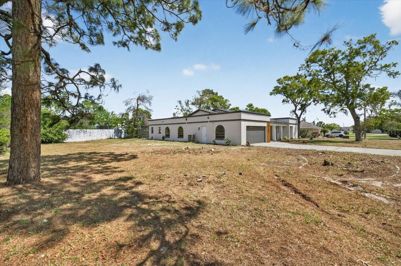 8169 Berkeley Manor Boulevard, Spring Hill, FL 34606 Photo