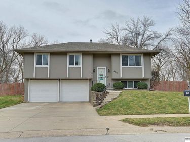 4615 Schroeder Drive , Omaha, NE 68157