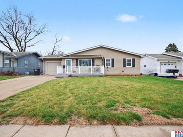 12136 N Street , Omaha, NE 68137