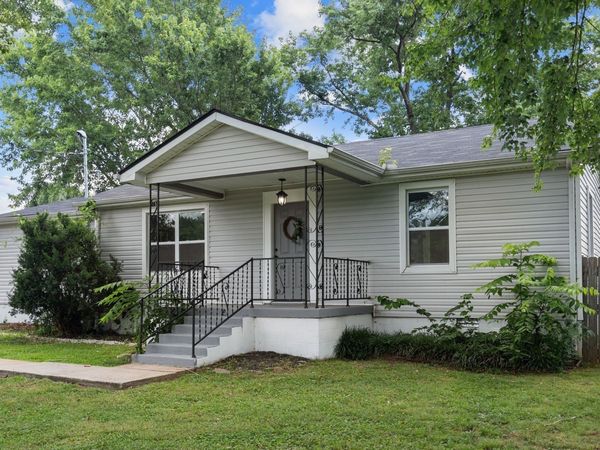 544 Stones River Rd , La Vergne, TN 37086