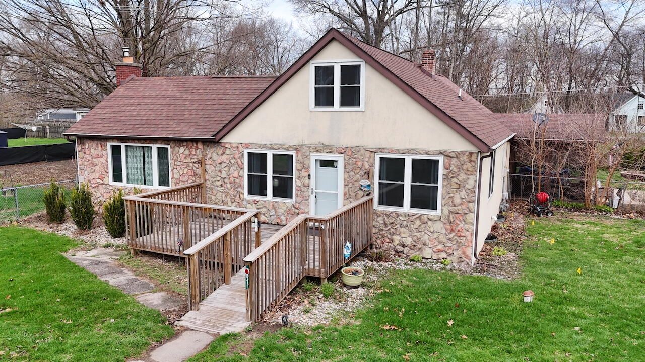 107 Cedar Drive, Walkerton, IN 46574 Main Photo