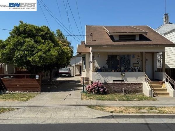 3208 Washington St, Alameda, CA 94501