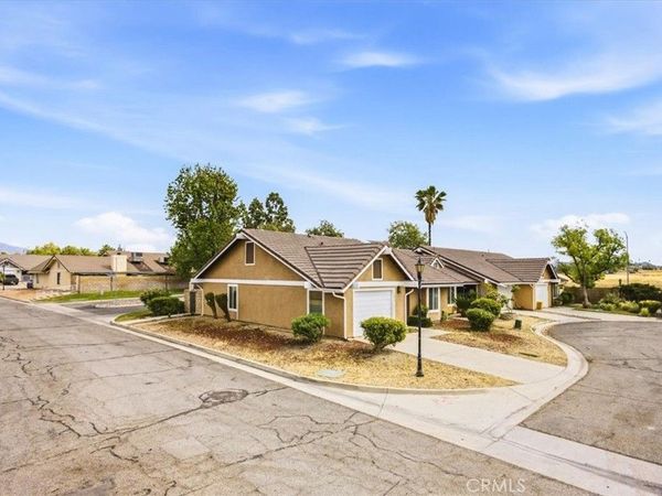 1473 Ethan Allen, San Jacinto, CA 92583