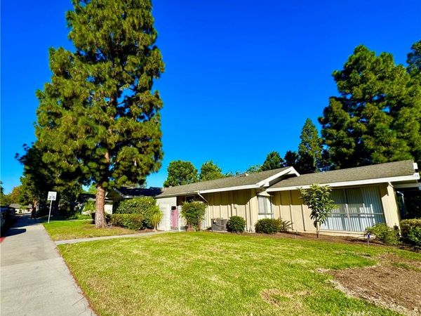 425 AVENIDA CASTILLA #B, Unit B, Laguna Woods, CA 92637