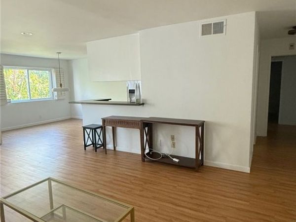 4520 Natick, Unit 206, Sherman Oaks, CA 91403