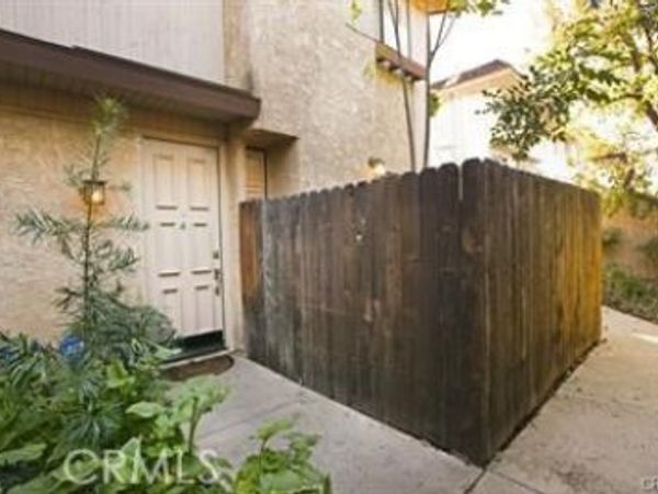 17807 Devonshire Street, Unit 4, Northridge, CA 91325