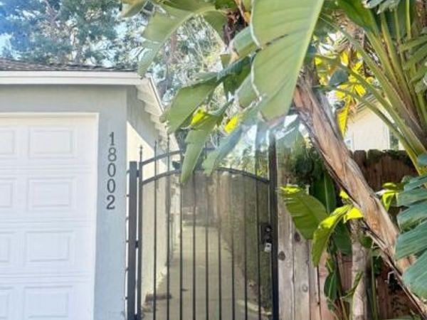 18002 Collins Street, Encino, CA 91316