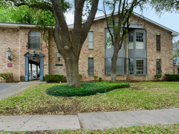215 W Mistletoe, Unit E, San Antonio, TX 78212