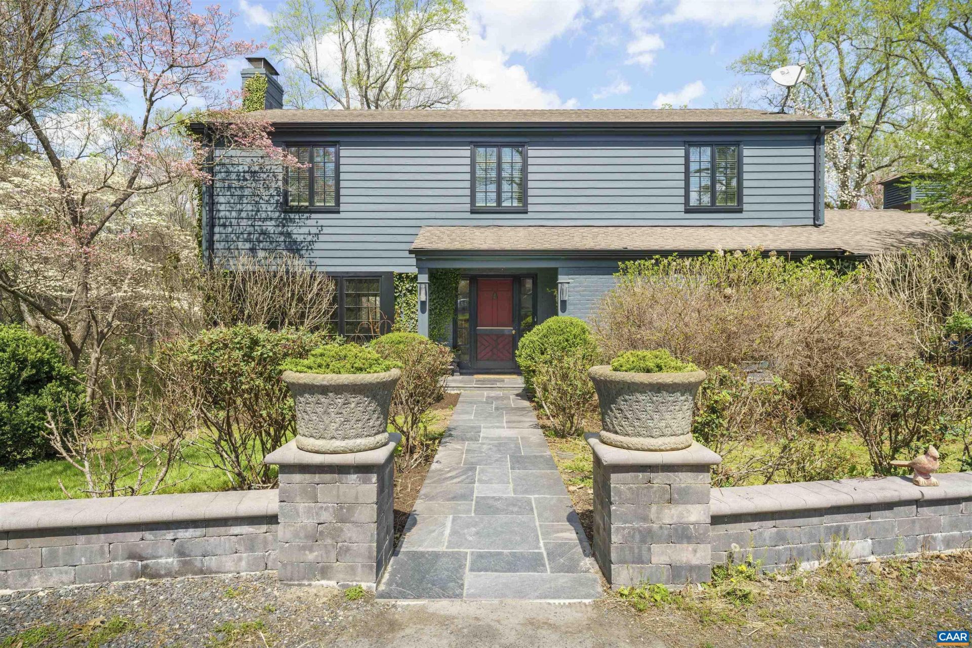 2220 Cornwall Rd, Charlottesville, VA 22901 Main Photo