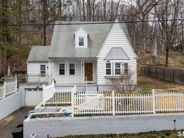 126 Emmett , Derby, CT 06418