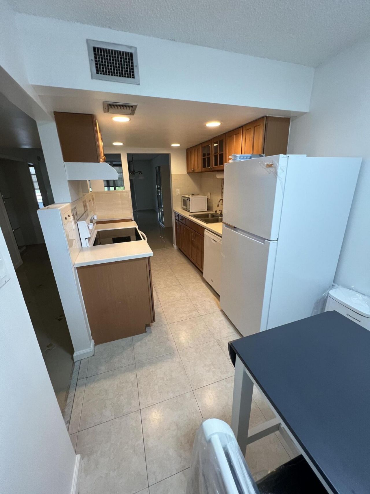 3341 NW 47th Terrace, Unit 301, Lauderdale Lakes, FL 33319 Photo
