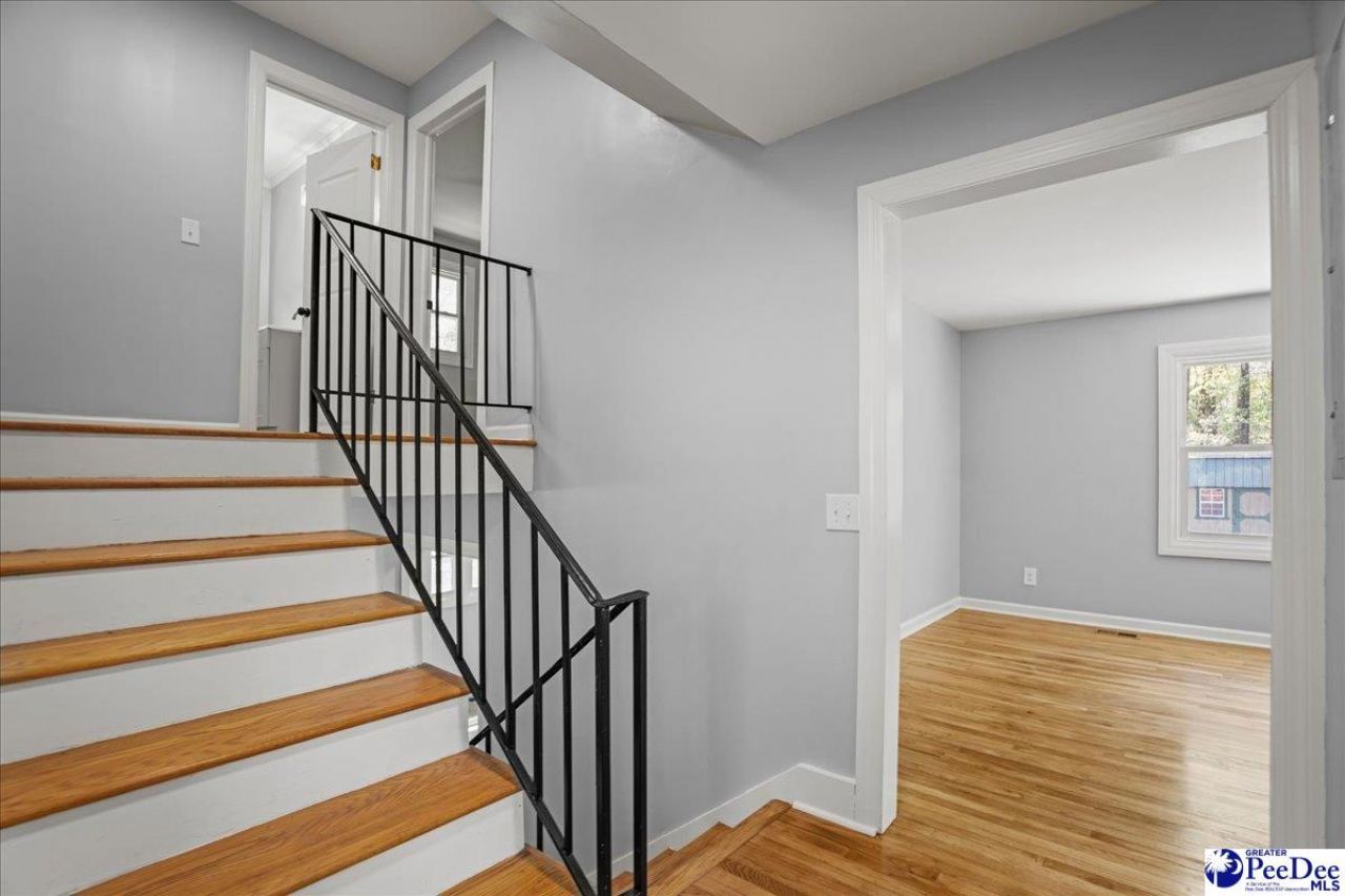 53 Kings Rd Photo 10