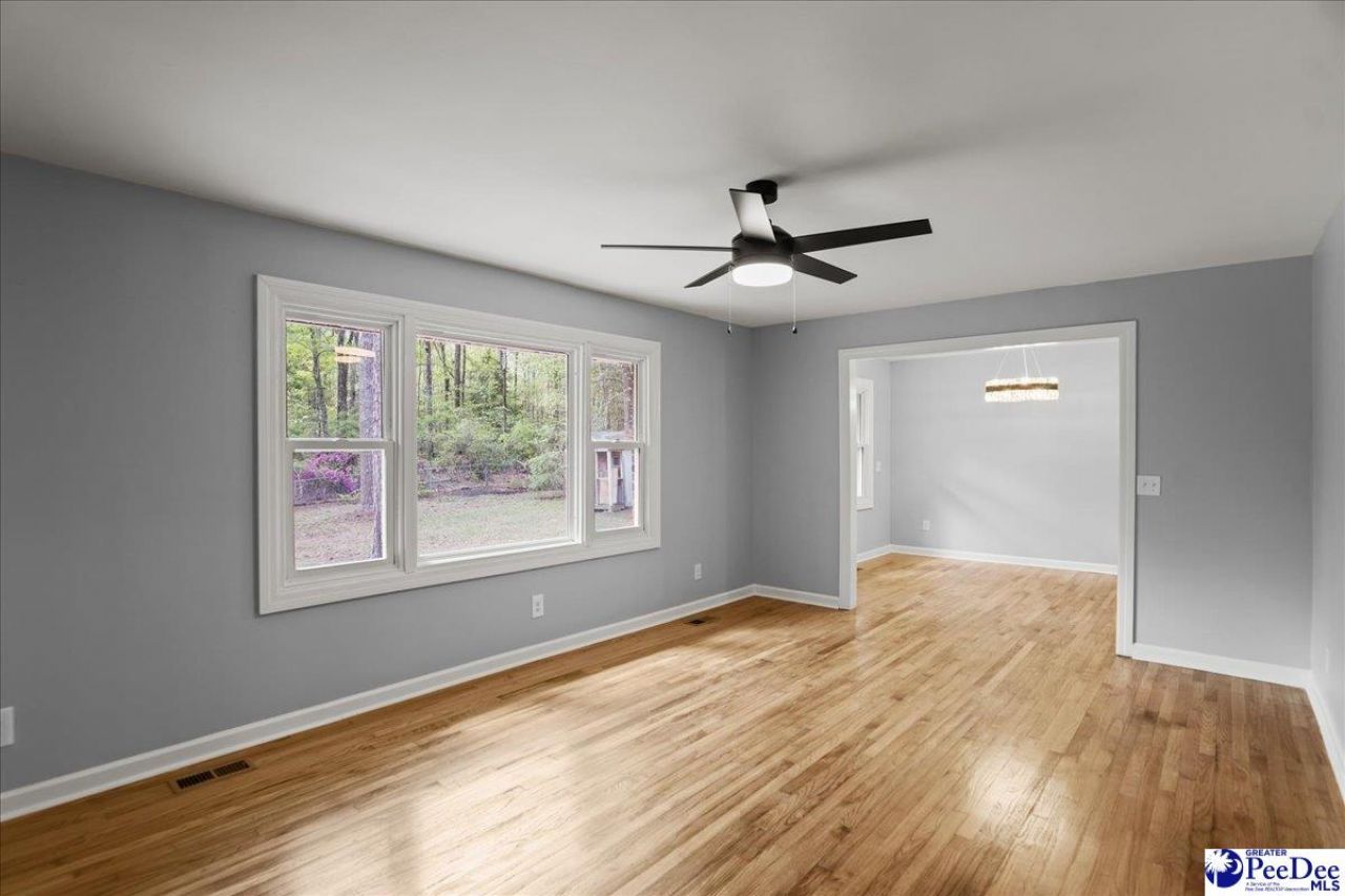 53 Kings Rd Photo 11