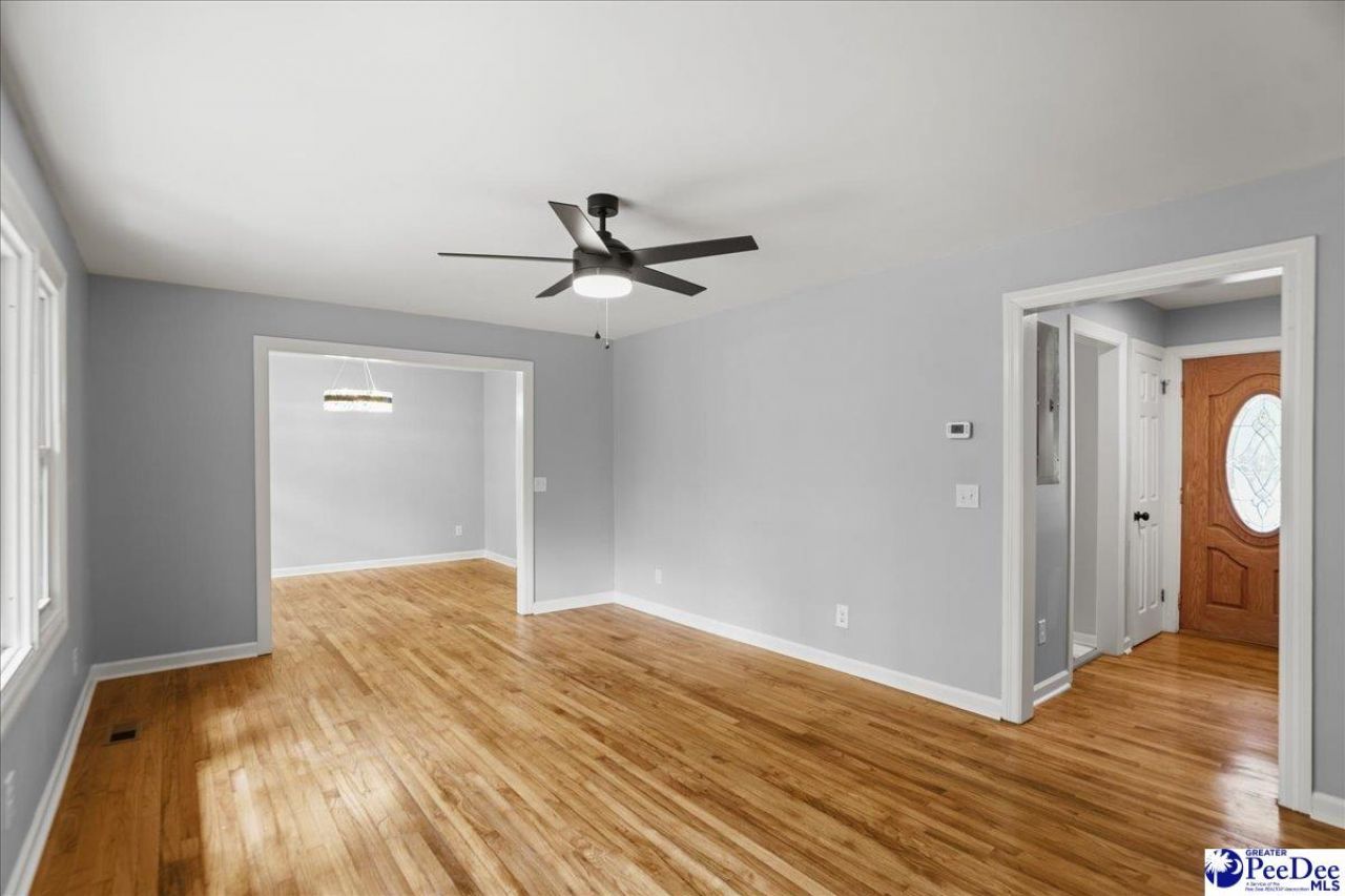 53 Kings Rd Photo 12