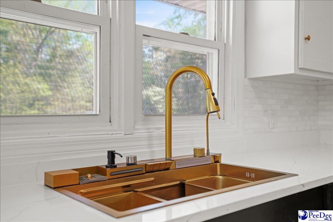 53 Kings Rd Photo 22