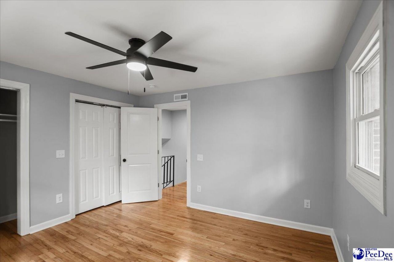 53 Kings Rd Photo 26