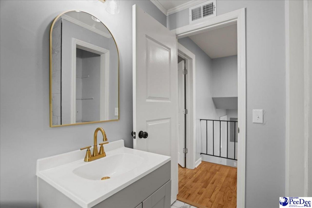 53 Kings Rd Photo 32