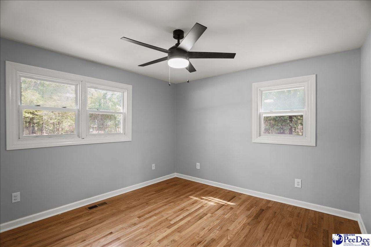 53 Kings Rd Photo 34