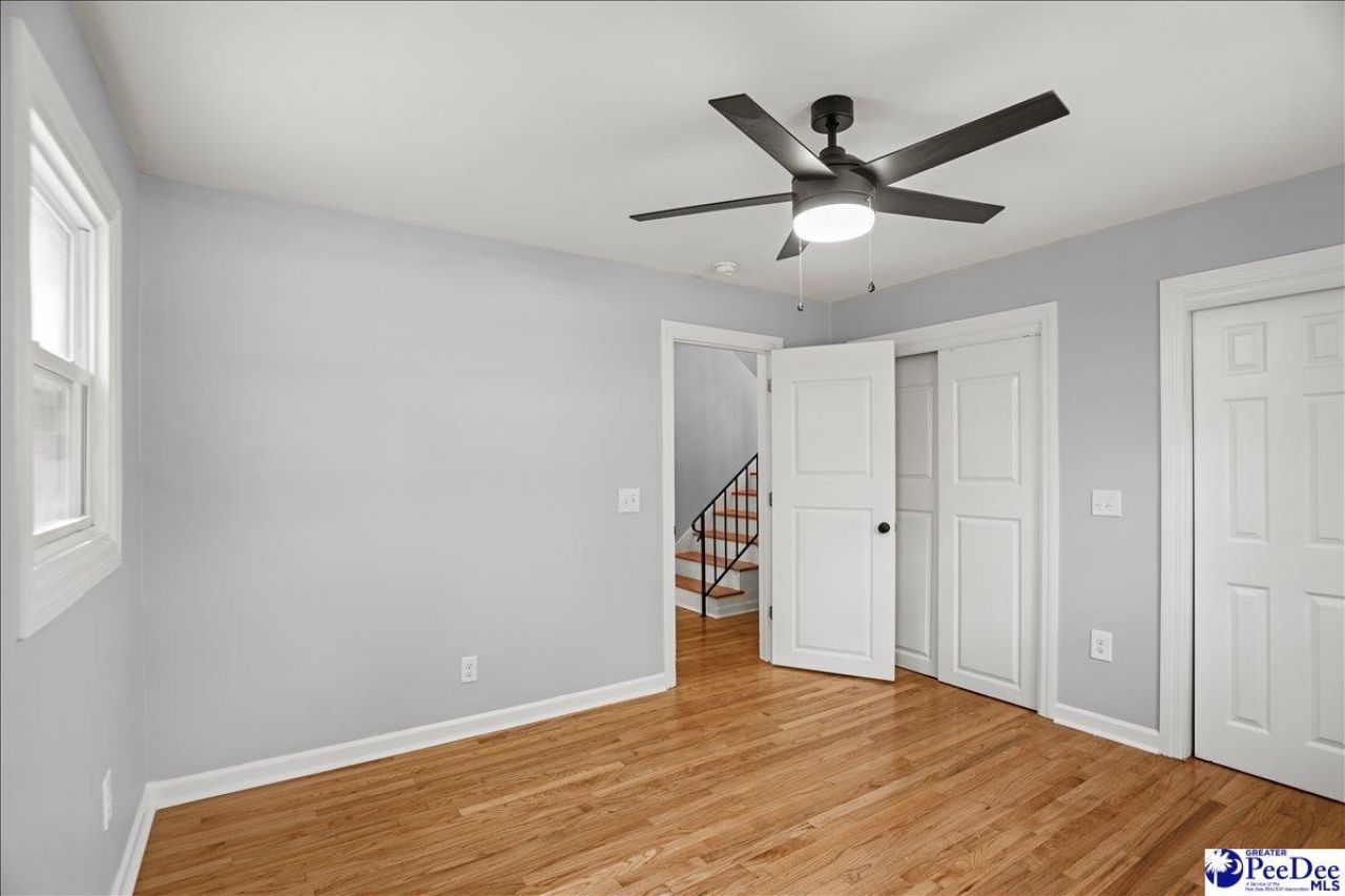 53 Kings Rd Photo 35