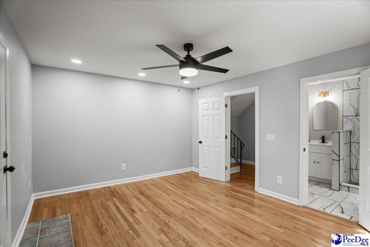 53 Kings Rd Photo 36