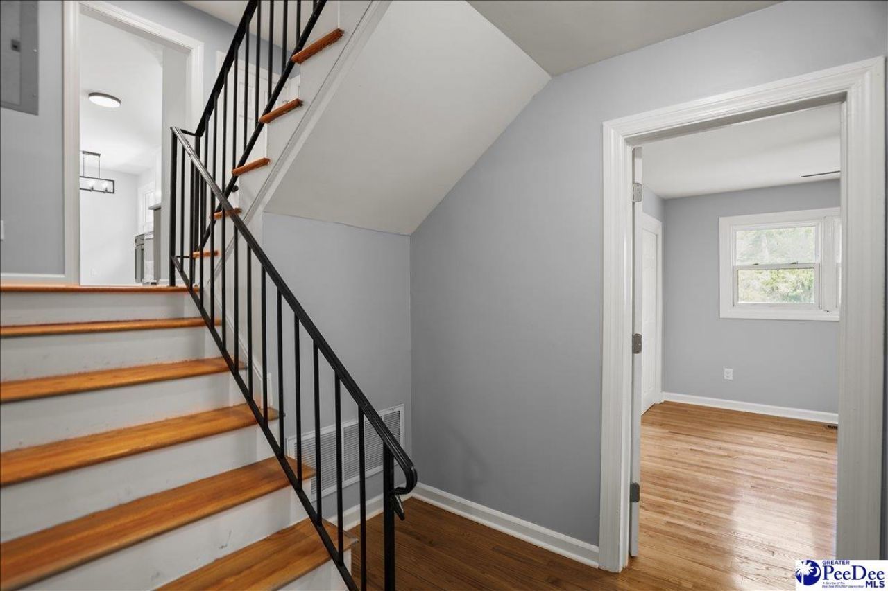 53 Kings Rd Photo 38