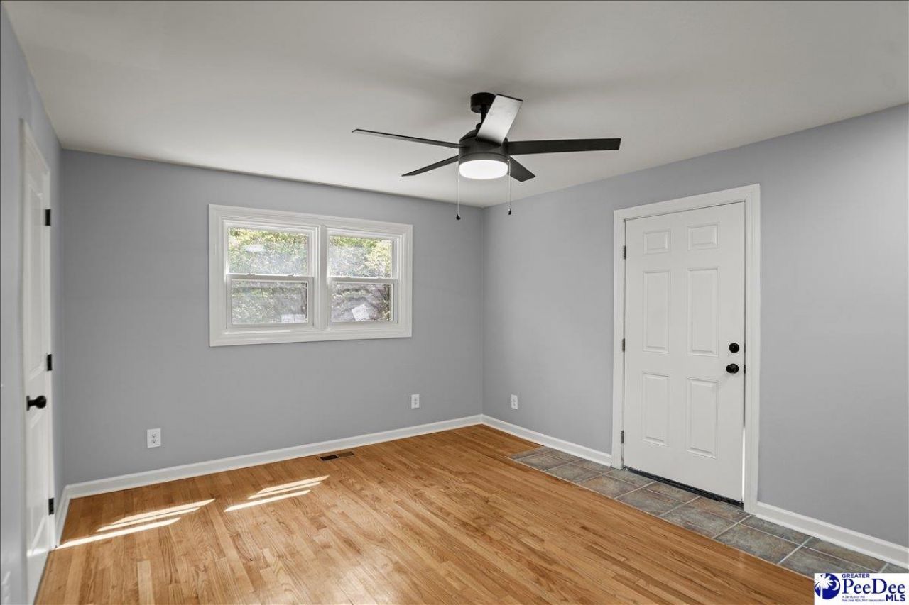 53 Kings Rd Photo 39