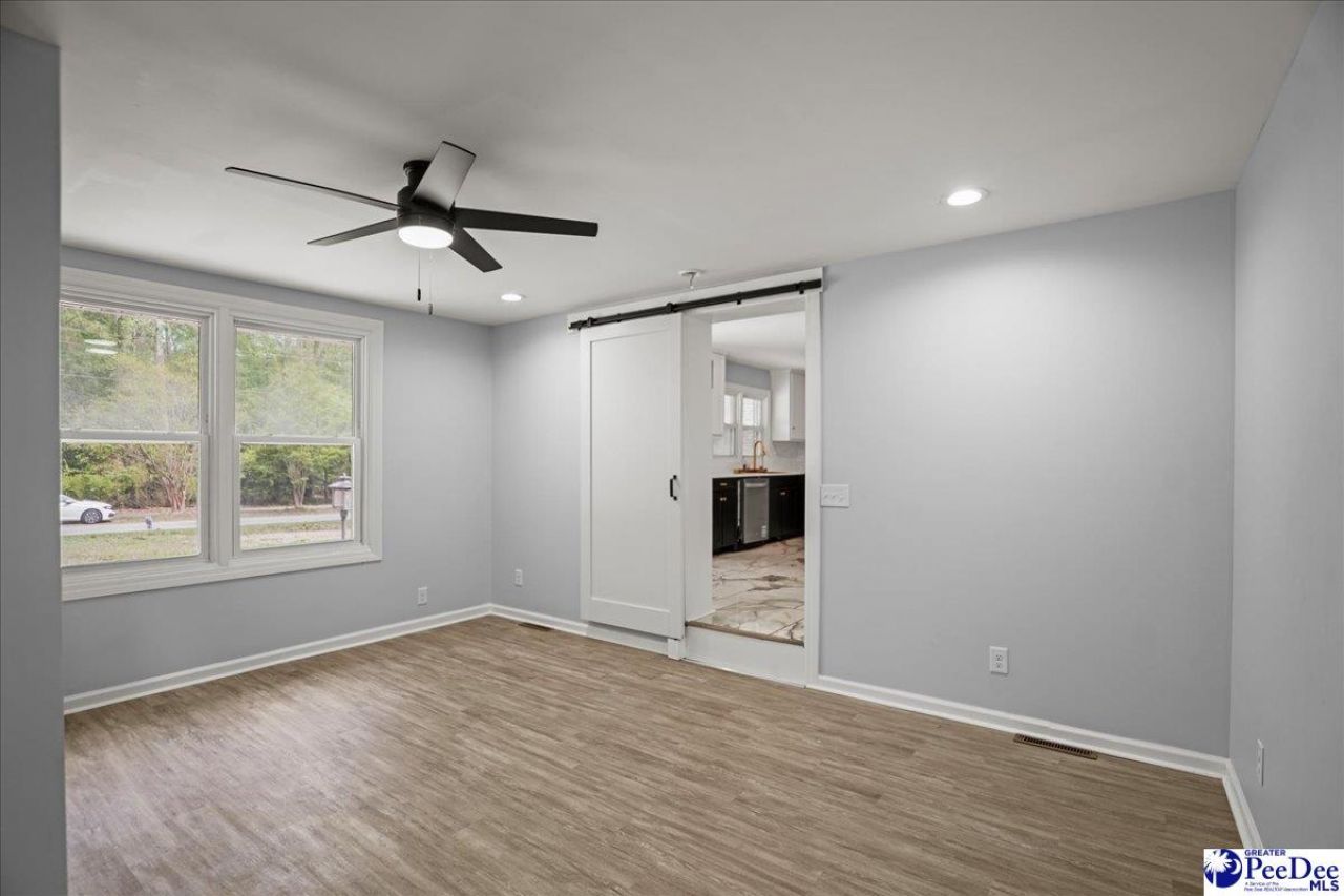 53 Kings Rd Photo 45