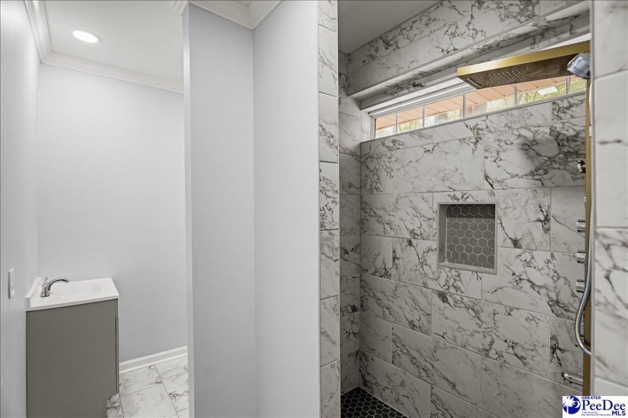 53 Kings Rd Photo 46