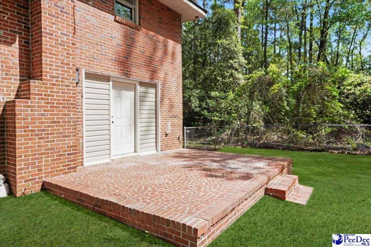 53 Kings Rd Photo 53