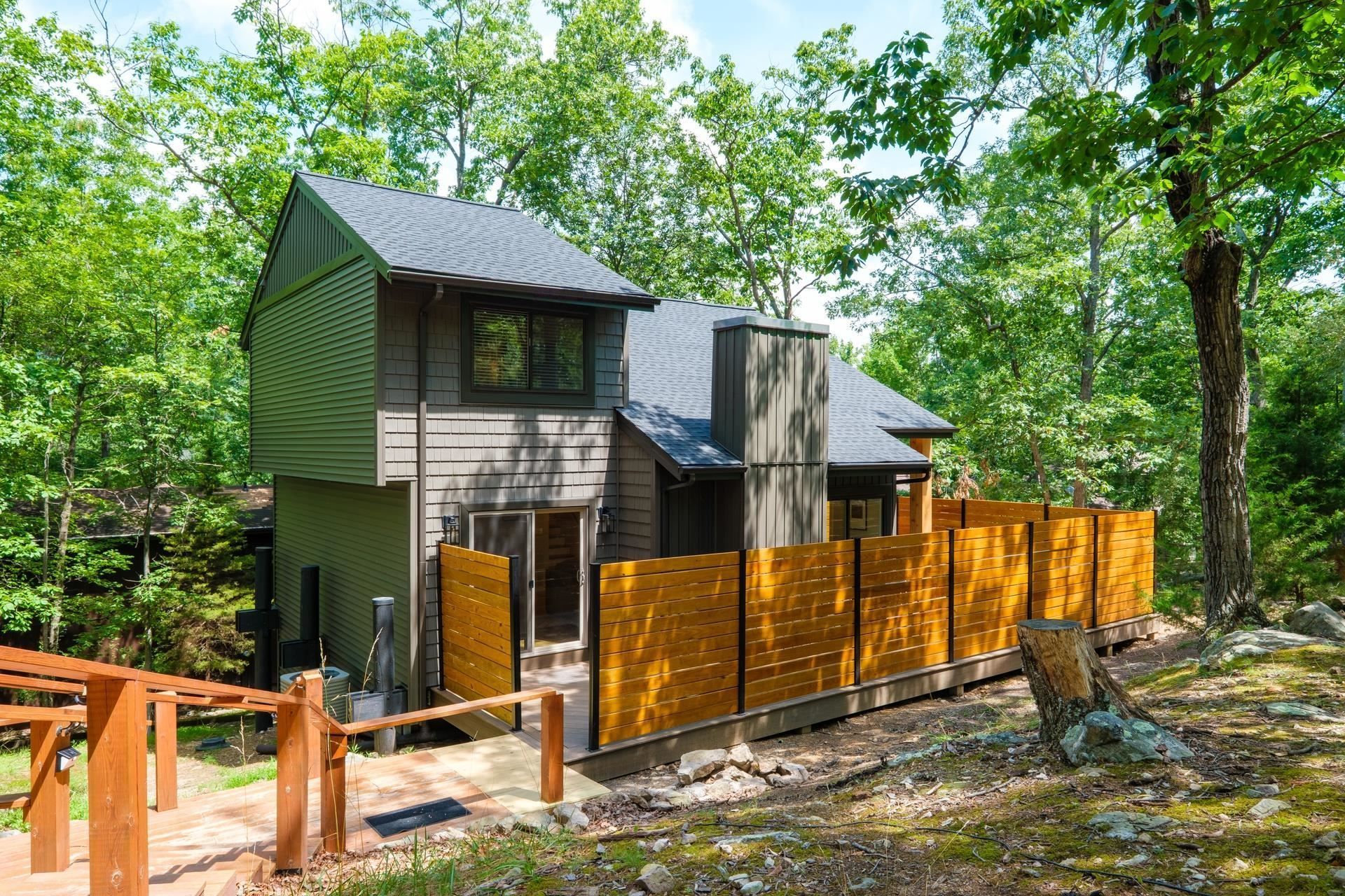 3770 ERICKSEN CIR primary photo