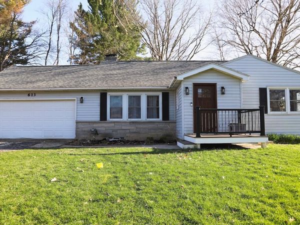 613 Hillcrest Road, Paw Paw, MI 49079