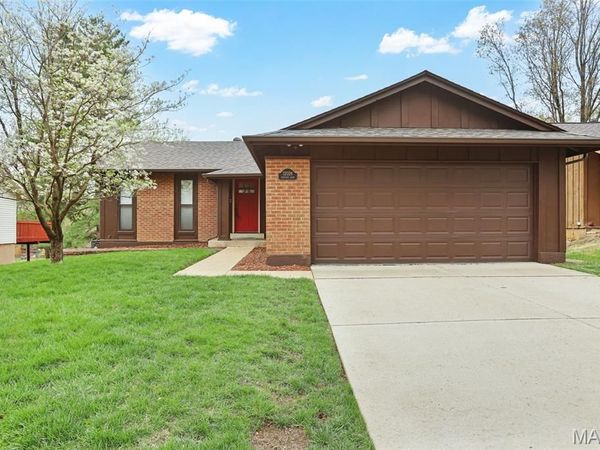 12026 Foxpoint Drive , Maryland Heights, MO 63043