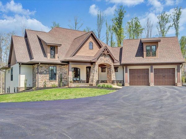 483 Morewood RD, Hardy, VA 24101