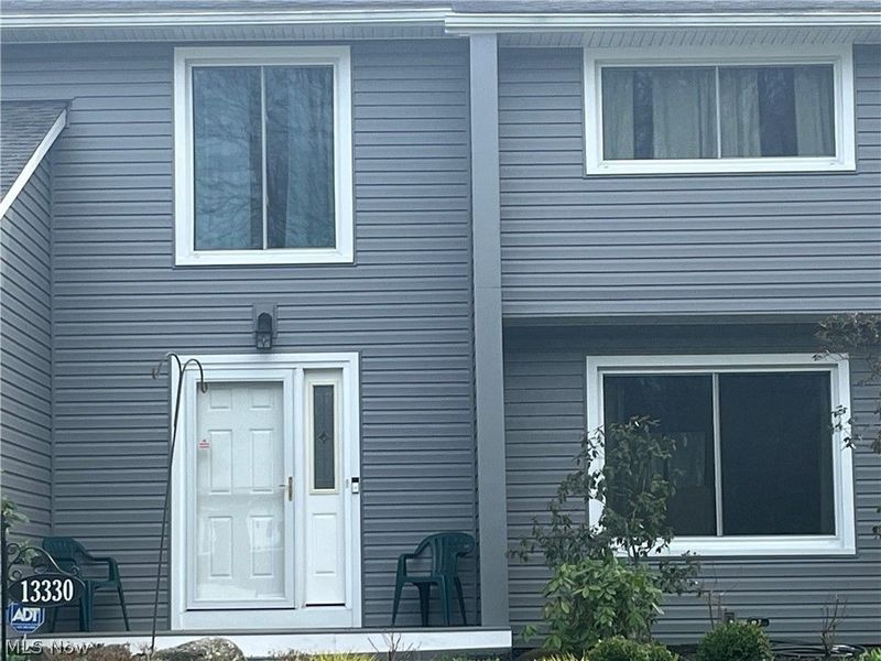 13330 S Partridge Drive, Valley View, OH 44125 Photo 2