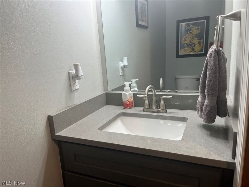 13330 S Partridge Drive, Valley View, OH 44125 Photo 23