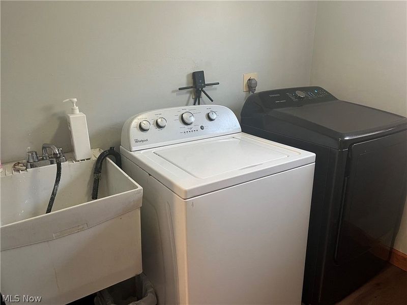 13330 S Partridge Drive, Valley View, OH 44125 Photo 24