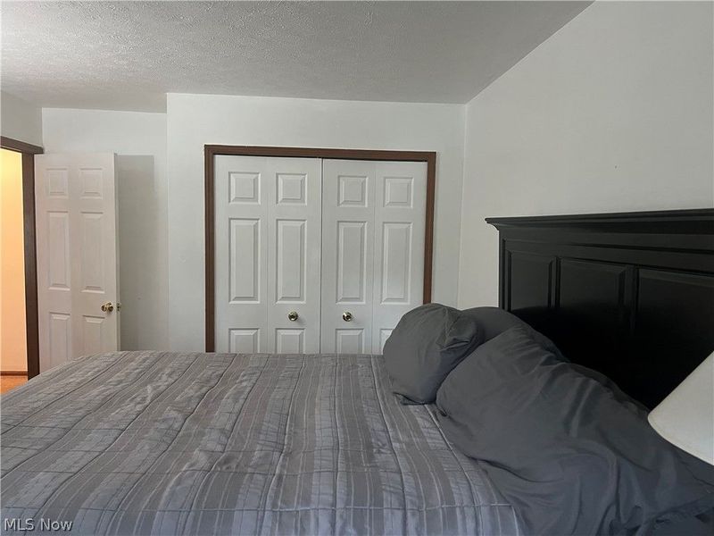 13330 S Partridge Drive, Valley View, OH 44125 Photo 32