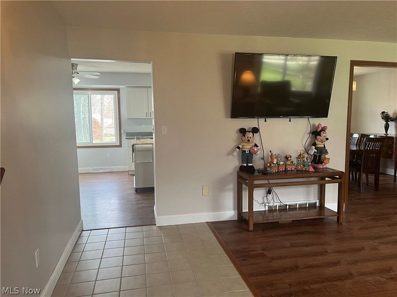 13330 S Partridge Drive, Valley View, OH 44125 Photo 8