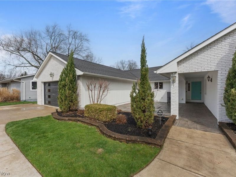 13876 Olde Orchard Road , Strongsville, OH 44136 Photo 2