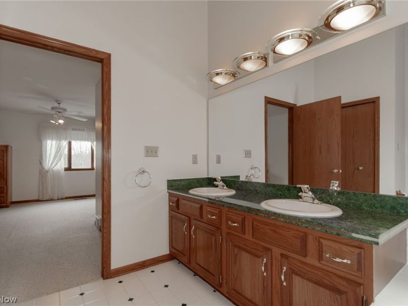 2870 Istra Lane , Willoughby Hills, OH 44092 Photo 24