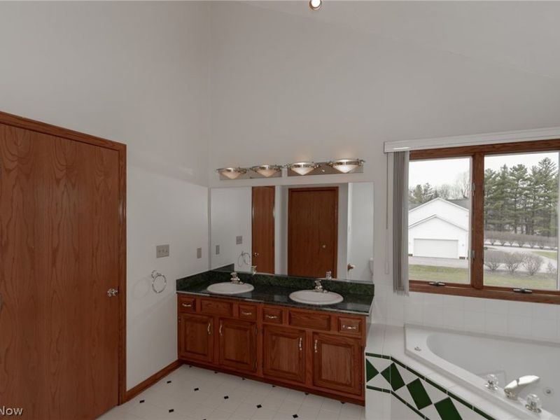 2870 Istra Lane , Willoughby Hills, OH 44092 Photo 27